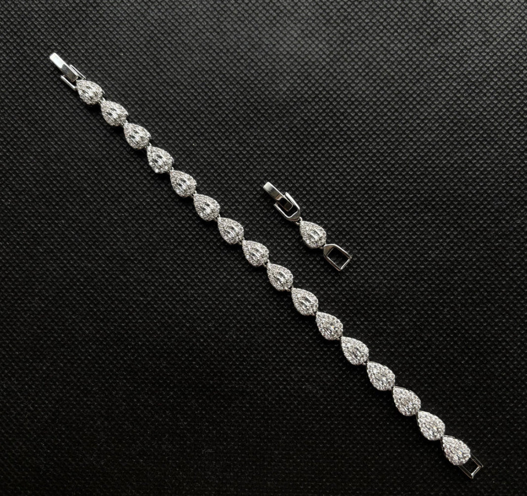 Mini Raindrop Bracelet