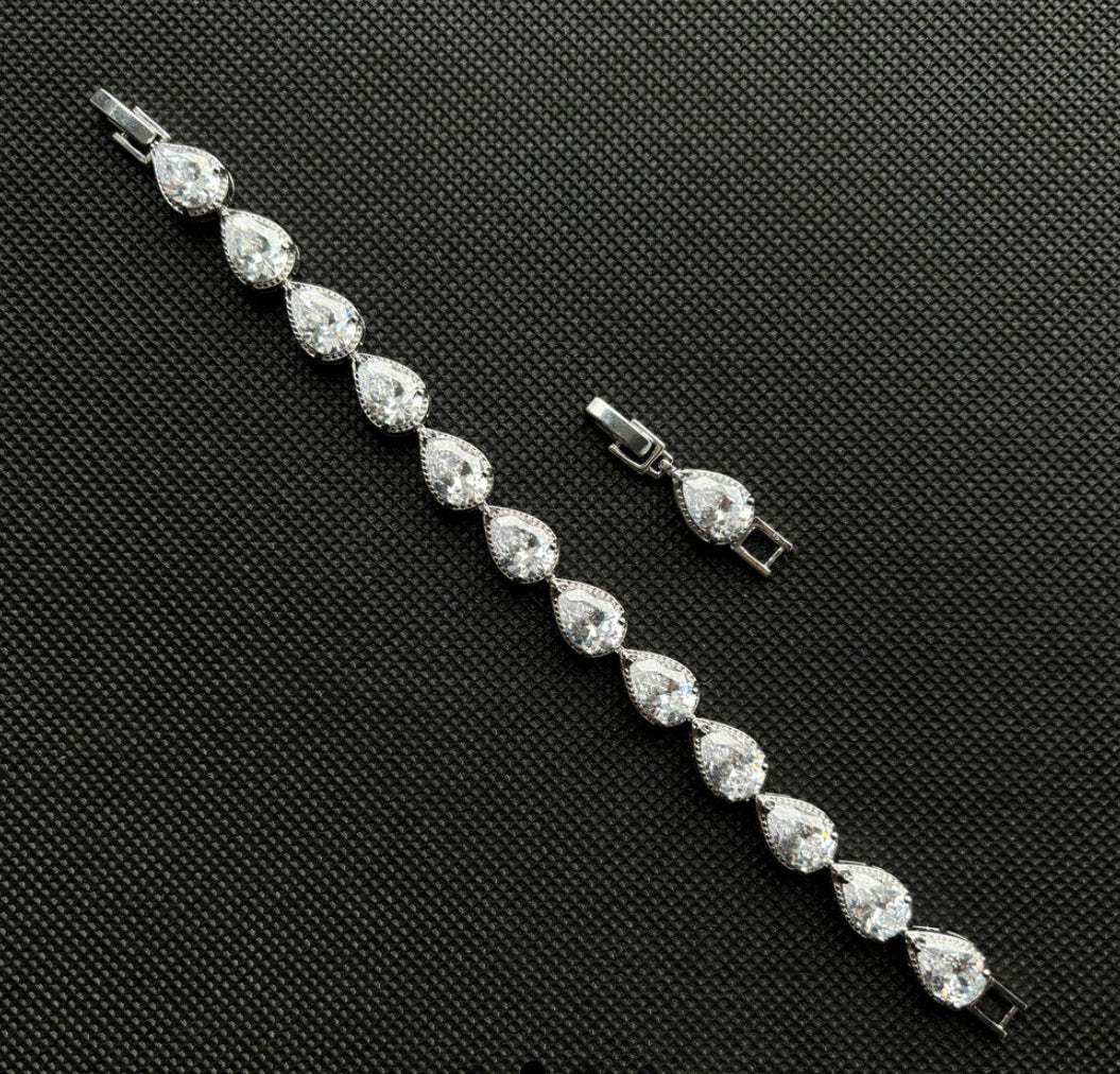 Bracelet classique en forme de goutte de pluie