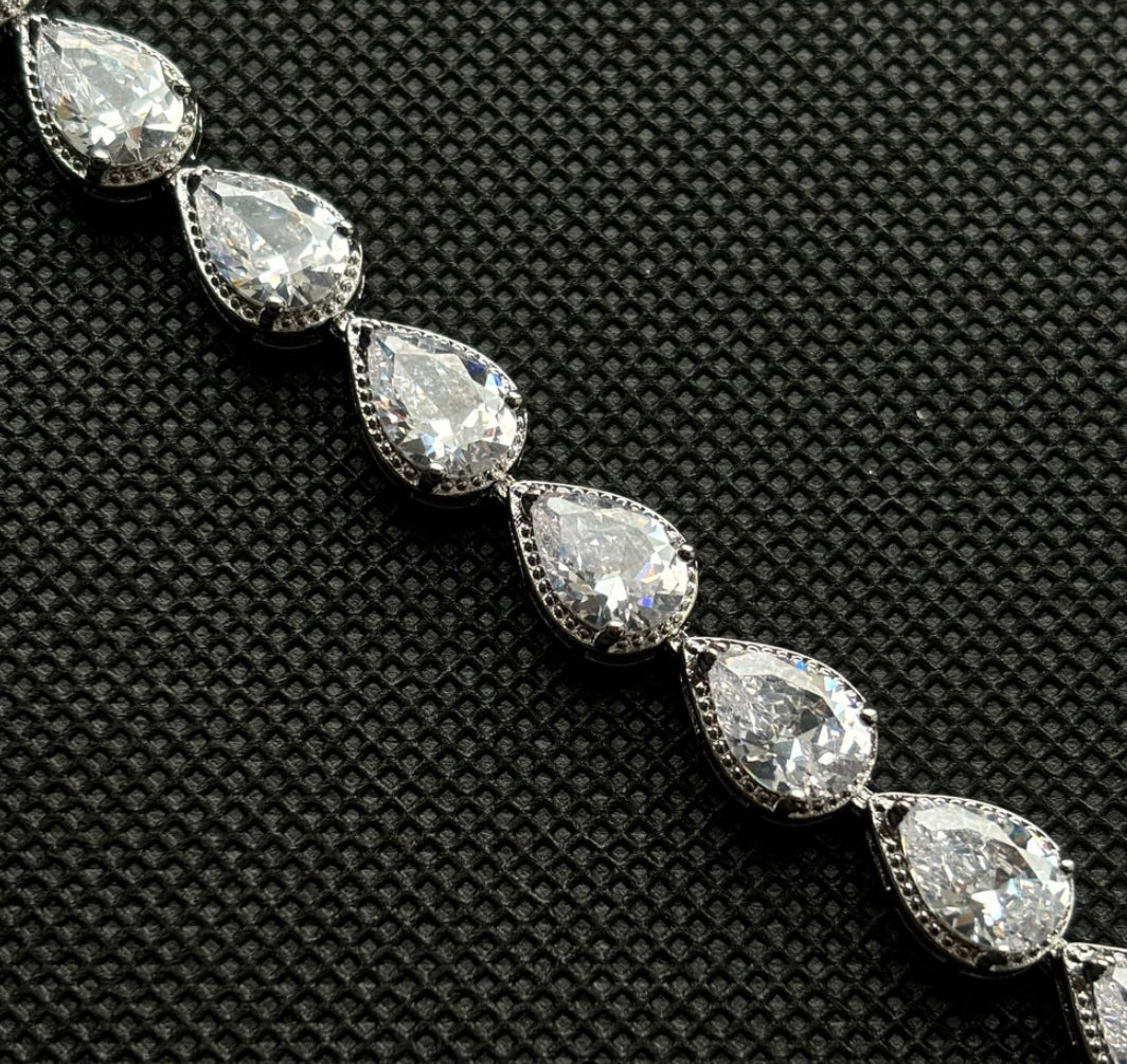 Bracelet classique en forme de goutte de pluie